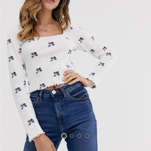 Scoop neck floral embroidered top